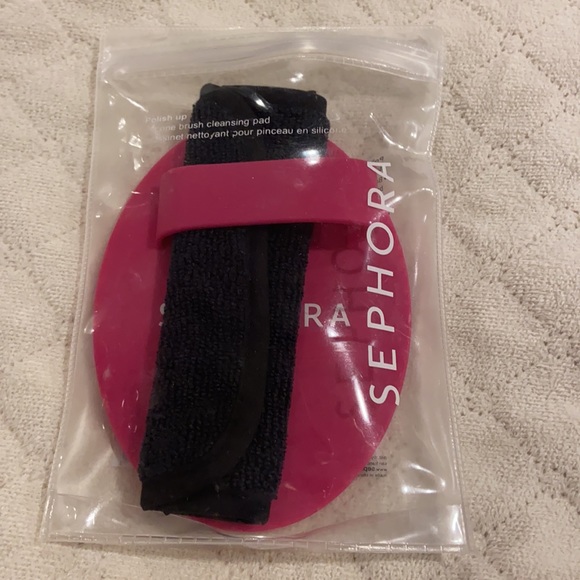 Sephora brush cleansing pad - Picture 2 of 6